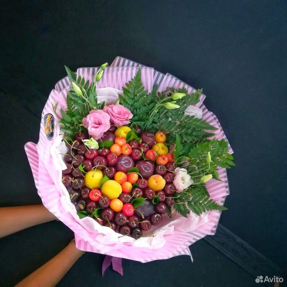Букеты из сезонных фруктов и ягод купить на Зозу.ру - фотография № 1