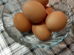 Яйца в ассортименте, куриные, перепелиные