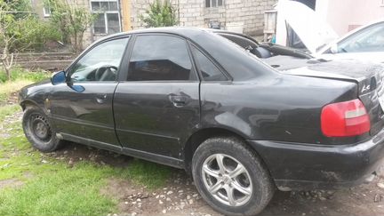 Audi A4 1.8 AT, 1999, седан, битый