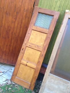 Двери из сосны для дачи
