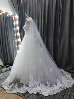 Новое свадебное платье и фата