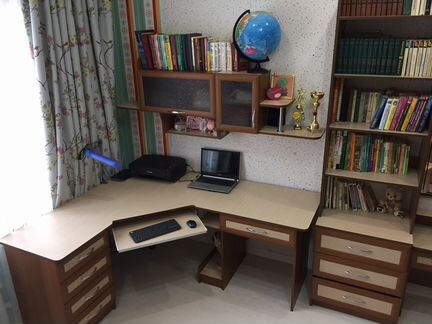 Компьютерный + письменный стол + книжный шкаф + ту
