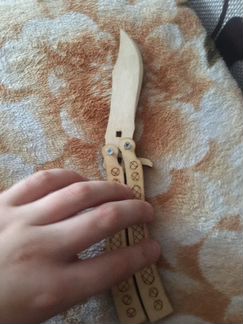 Нож бабочка деревянный