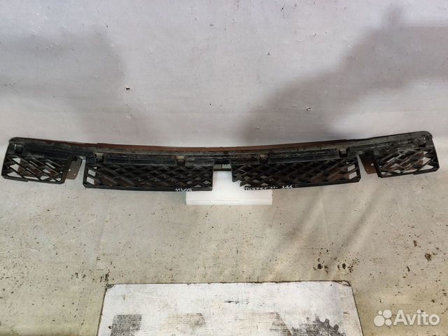 Фольцваген Туарег 2011- Крепление заднего бампера