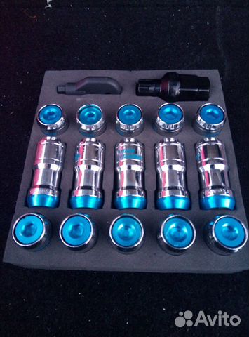 Гайки колесные с секреткой