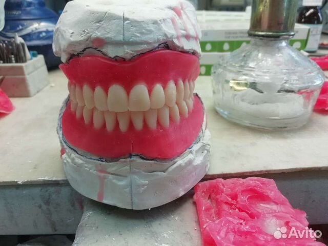 Зубной техник