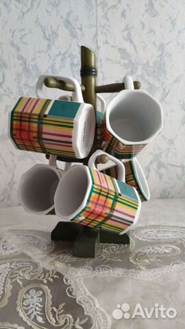 Бокалы на стойке