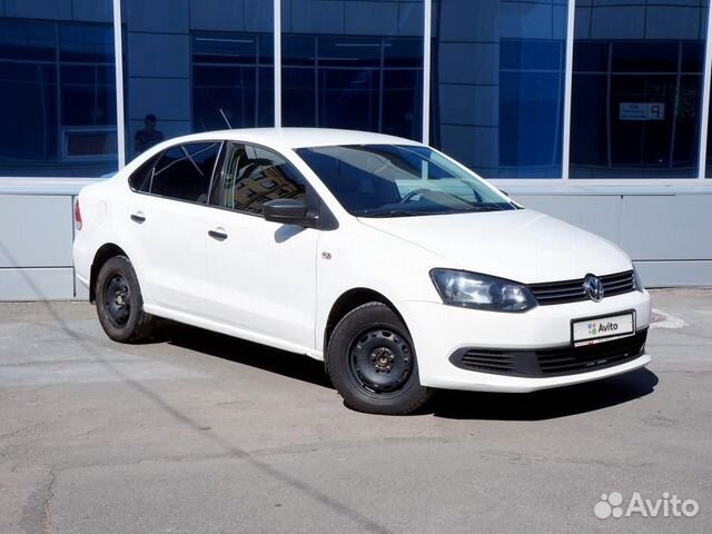 Polo челябинск. Фольксваген поло 2012 белый. Volkswagen Polo 2012 белый. Поло 470 машина. Фольцааген поло 2х20 автозаву.