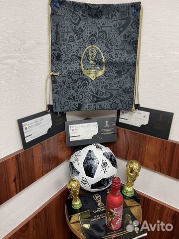 Мяч с автографами сборной России по футболу чм-18