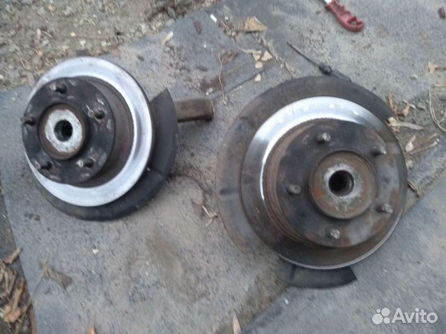 Поворотный кулак в сборе левый (нива 21214)