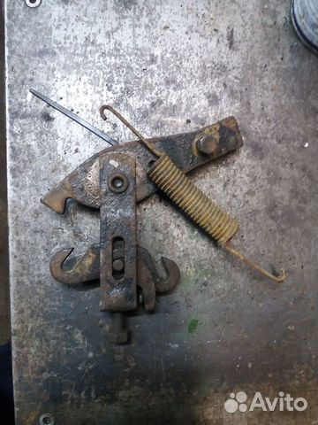 Коромысло тросика ручника mb w124