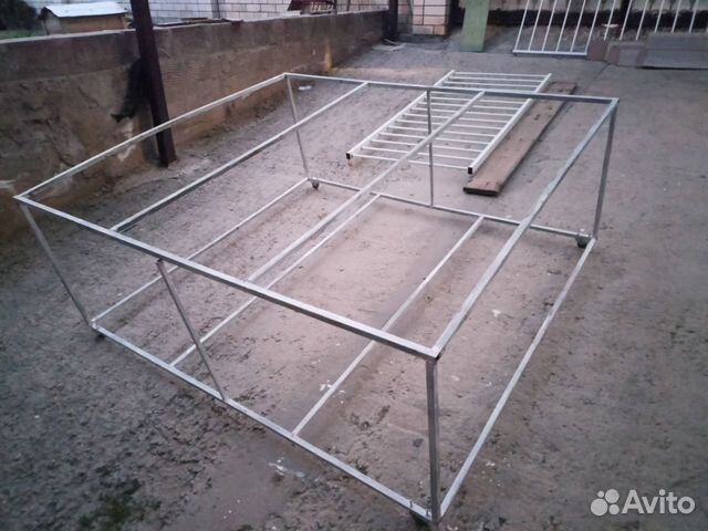 Стол стилаж на колесиках