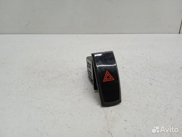 Кнопка аварийной сигнализации Toyota Mark X X120