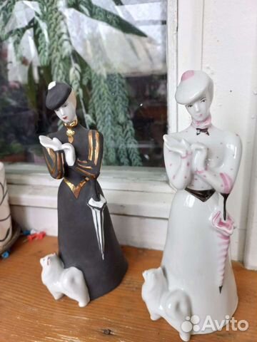 Статуэтка дама собакой