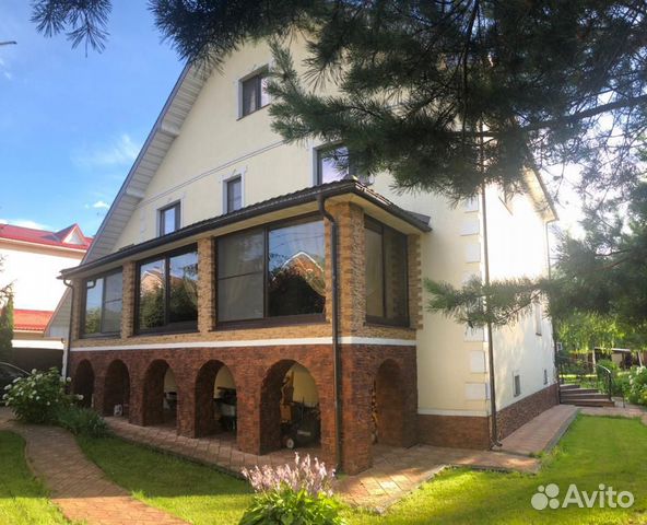 

Дом 450 м² на участке 18 сот.