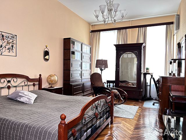 

1-к. квартира, 52 м², 2/4 эт.