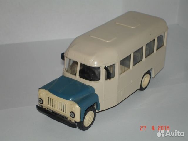 Модель автобуса 1/43 Компаньон