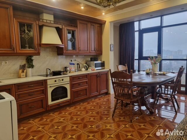

2-к. квартира, 85 м², 11/18 эт.