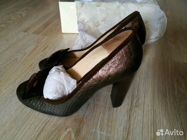 Туфли новые кожаные 35-36 разм Laura Berti Туфли новые кожаные 35-36 разм Laura Berti