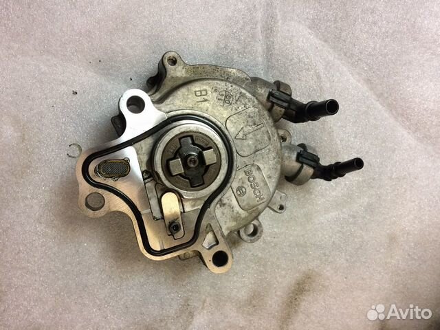 Вакуумный насос Land Rover Discovery 4R8Q2A451AF Вакуумный насос Land Rover Discovery 4R8Q2A451AF