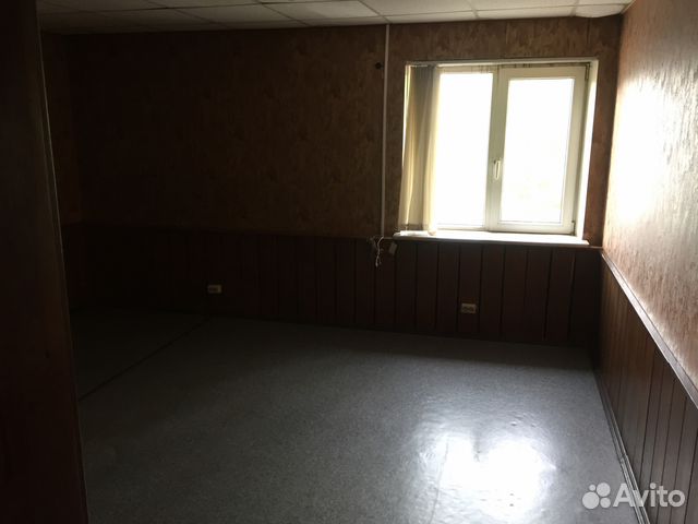Офисное помещение с окнами, 38 м² Офисное помещение с окнами, 38 м²