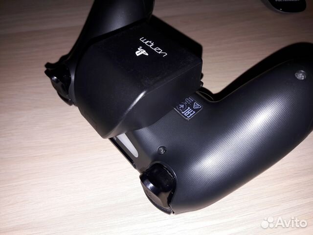 Venom - внешний аккумулятор для dualshock 4