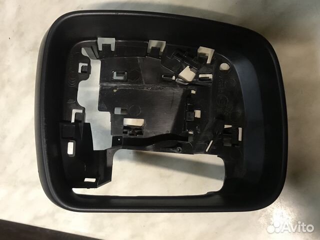 Рамка зеркала правого Freelander 2 Land Rover Рамка зеркала правого Freelander 2 Land Rover
