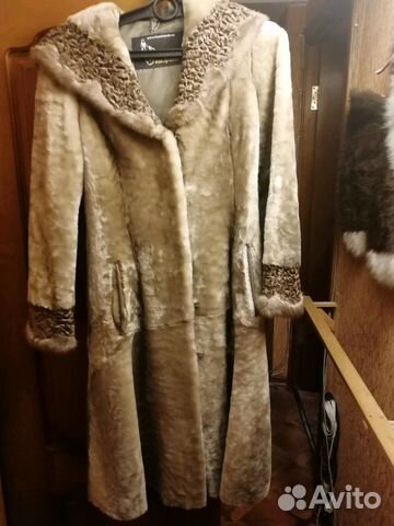 Шуба из мутона с отделкой из норки Шуба из мутона с отделкой из норки