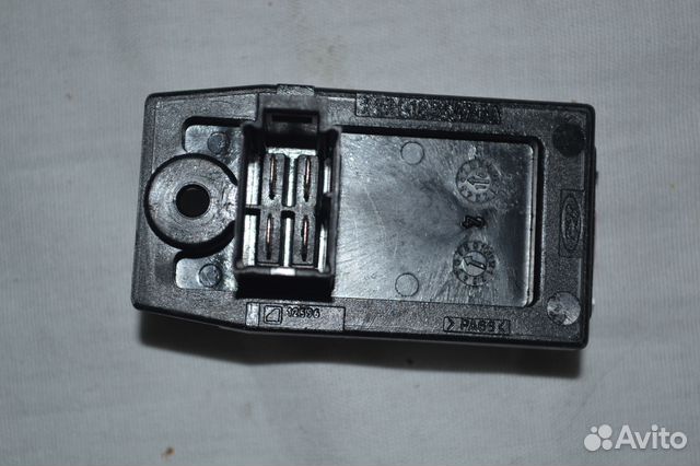 Резистор печки Ford Focus 00-04 Резистор печки Ford Focus 00-04