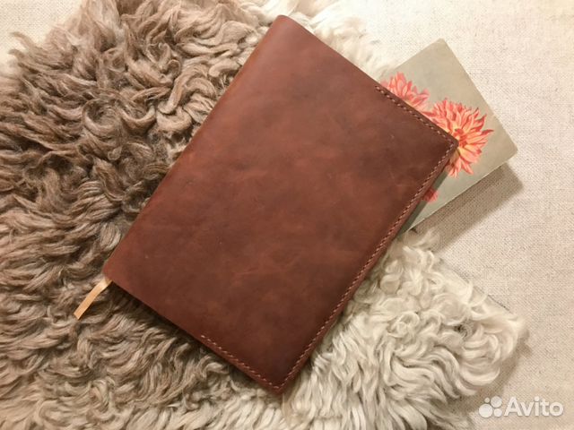 Кожаная обложка для книги (ежедневника) Кожаная обложка для книги (ежедневника)