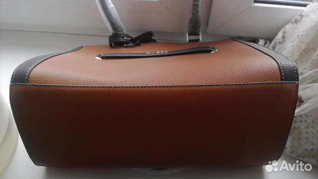 Кожаная сумка фирмы guess c пыльником оригинал