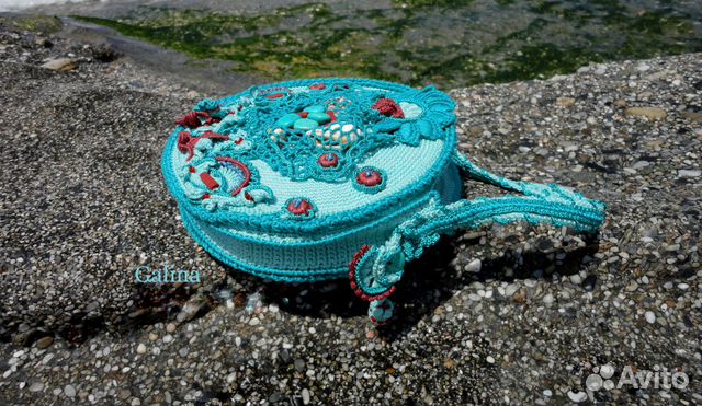 Платье, сумка и браслет, связанные крючком Платье, сумка и браслет, связанные крючком