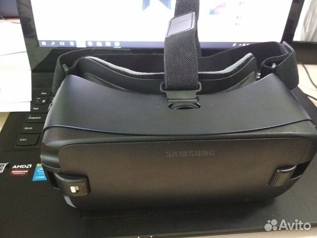 Очки виртуальной реальности SAMSUNG gear VR