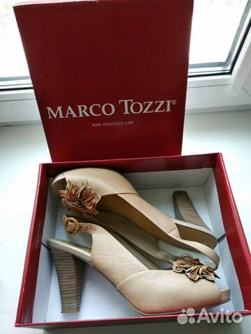Кожаные босоножки Marco Tozzi