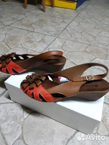 Босоножки кожаные