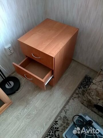 Тумба на колесиках Тумба на колесиках