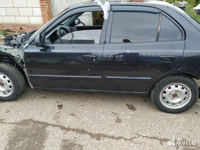 Hyundai Accent дверь задняя левая Hyundai Accent дверь задняя левая