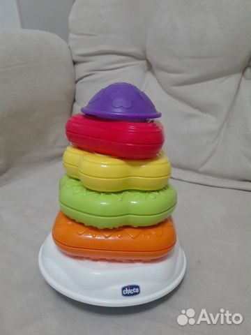 Игрушки chicco (ферма, пирамидка и юла) Игрушки chicco (ферма, пирамидка и юла)