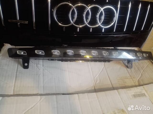Audi Q7 4L поворотник правый 12 диодов