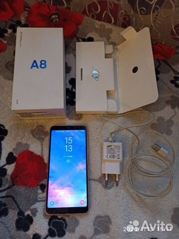 Телефон SAMSUNG Galaxy A8 Телефон SAMSUNG Galaxy A8