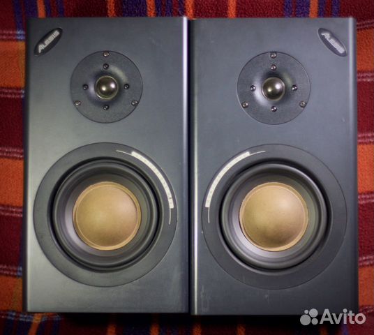 Alesis мониторы Monitor One + усилитель RA-300 Alesis мониторы Monitor One + усилитель RA-300