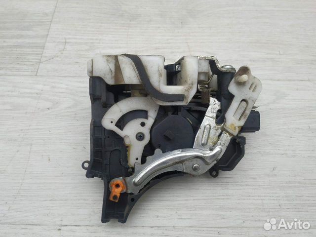 Замок задний правый MN145876 Mitsubishi Outlander