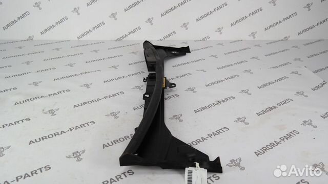 Воздухозаборник на передней панели Mercedes C-Klas