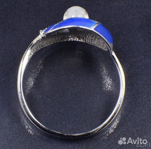 Серебряное кольцо с лунным камнем и фианитом натур