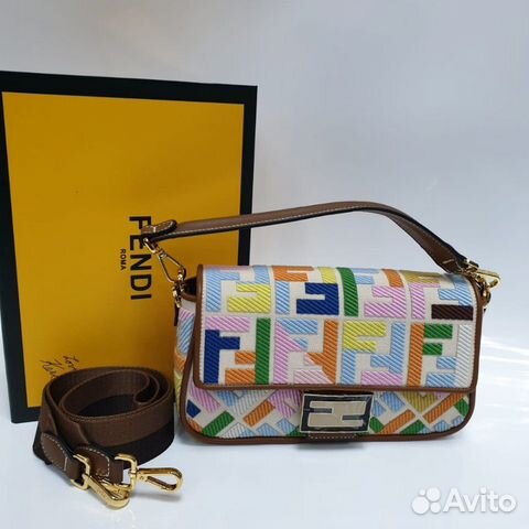 Новая женская сумка на плечо Fendi Новая женская сумка на плечо Fendi