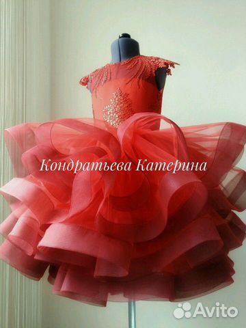 Новое нарядное пышное платье Новое нарядное пышное платье