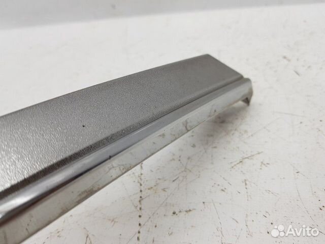 Хром решетки радиатора левый Toyota Hilux 8 2015