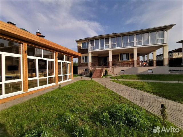 

Коттедж 800 м² на участке 20 сот.