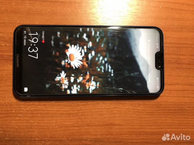 Телефон Huawei P20lite Телефон Huawei P20lite