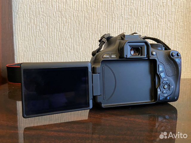 Фотоаппарат Canon EOS 600 D Фотоаппарат Canon EOS 600 D